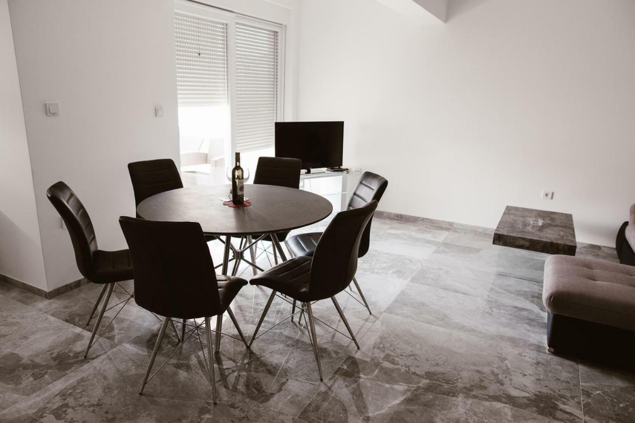 The Nikolic - Woegenstein Apartman *